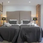 Navas Suites